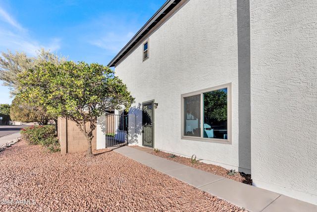 8876 W BLUEFIELD Avenue, Peoria, AZ 85382