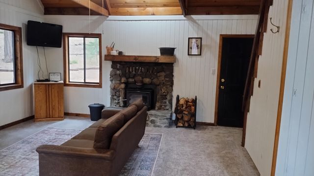 1803 John Gerney Drive, Camp Nelson, CA 93265