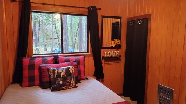 1803 John Gerney Drive, Camp Nelson, CA 93265