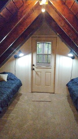 1803 John Gerney Drive, Camp Nelson, CA 93265