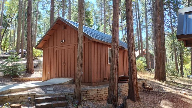 1803 John Gerney Drive, Camp Nelson, CA 93265