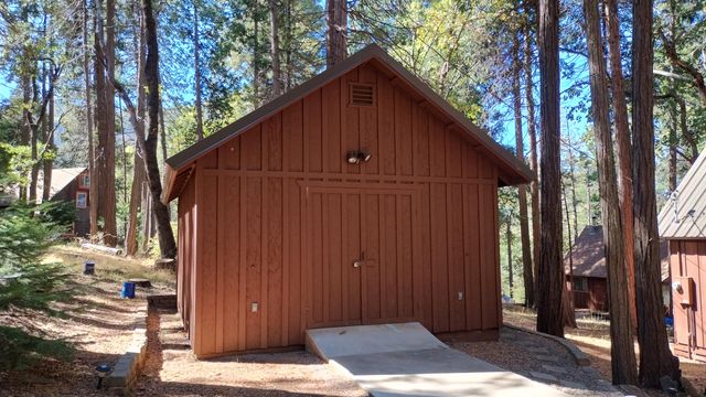 1803 John Gerney Drive, Camp Nelson, CA 93265