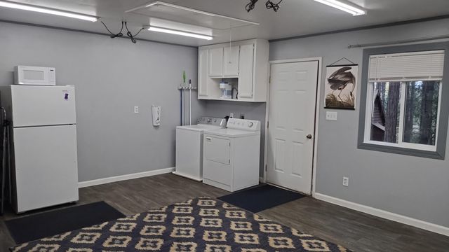 1803 John Gerney Drive, Camp Nelson, CA 93265