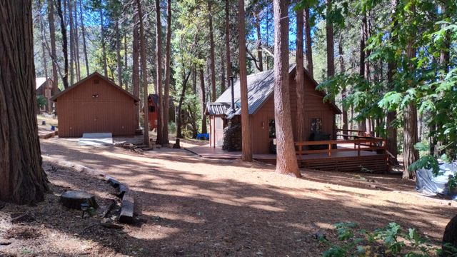 1803 John Gerney Drive, Camp Nelson, CA 93265