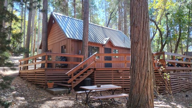 1803 John Gerney Drive, Camp Nelson, CA 93265