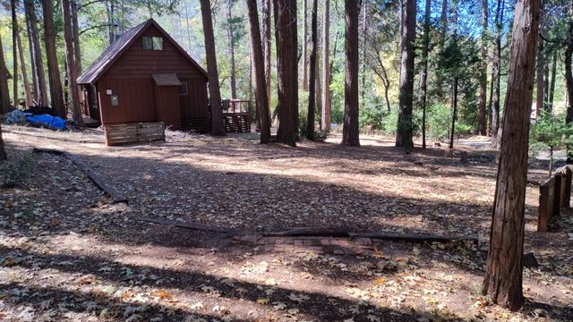 1803 John Gerney Drive, Camp Nelson, CA 93265
