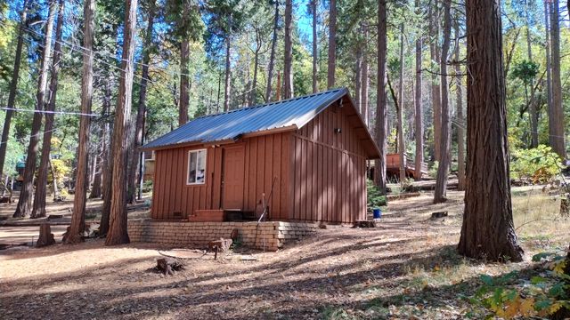 1803 John Gerney Drive, Camp Nelson, CA 93265