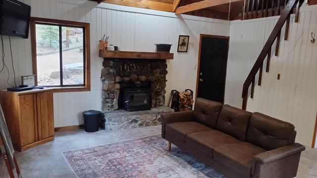 1803 John Gerney Drive, Camp Nelson, CA 93265