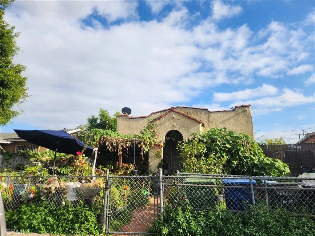 806 E 105th Street, Los Angeles, CA 90002