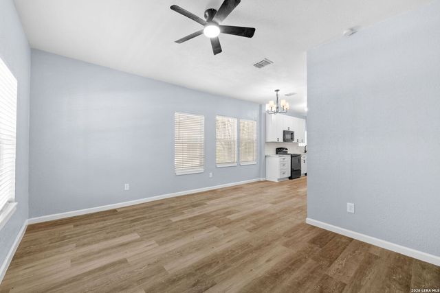 523 Bailey Ave, San Antonio, TX 78210
