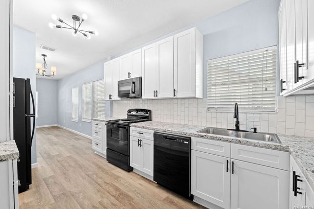 523 Bailey Ave, San Antonio, TX 78210