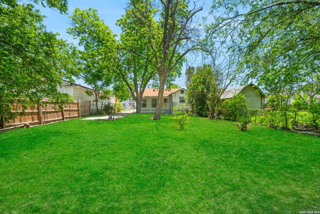 523 Bailey Ave, San Antonio, TX 78210