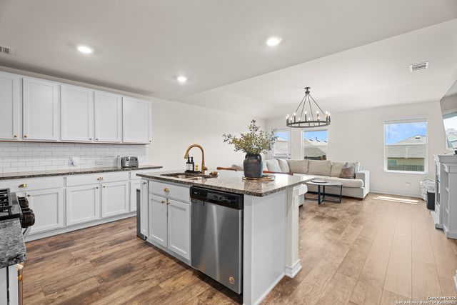 6816 Encore Oaks, San Antonio, TX 78252