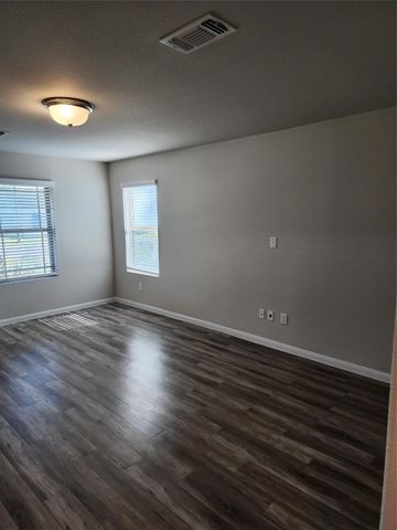 3216 Moore Avenue, Bay City, TX 77414