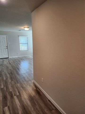 3216 Moore Avenue, Bay City, TX 77414