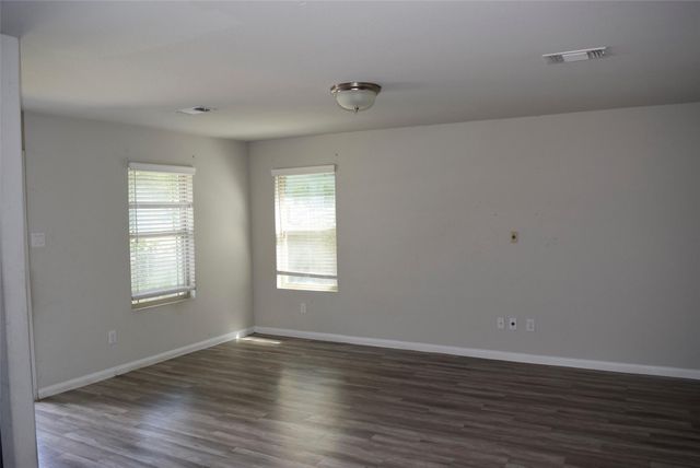 3216 Moore Avenue, Bay City, TX 77414