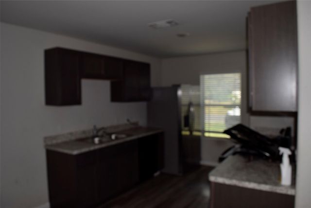 3216 Moore Avenue, Bay City, TX 77414