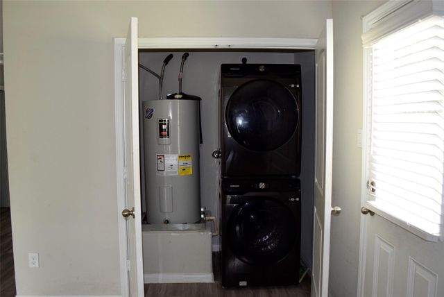 3216 Moore Avenue, Bay City, TX 77414