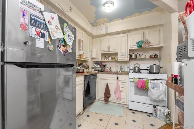 4018 165th Street, Flushing, NY 11358