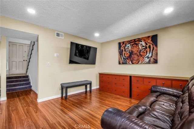 6629 Wilbur Avenue, Reseda, CA 91335