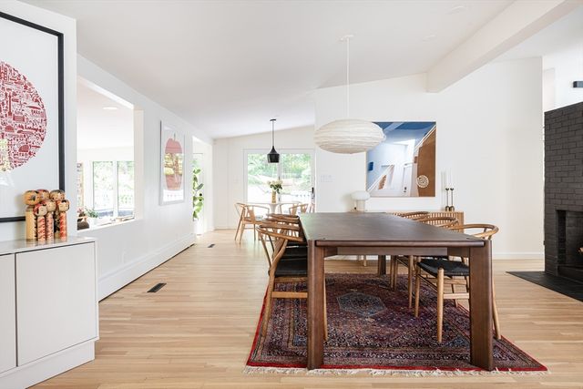 7 Diamond Rd, Lexington, MA 02420