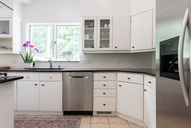 7 Diamond Rd, Lexington, MA 02420