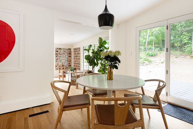 7 Diamond Rd, Lexington, MA 02420