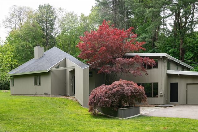 7 Diamond Rd, Lexington, MA 02420