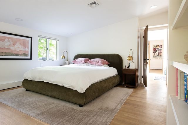 7 Diamond Rd, Lexington, MA 02420