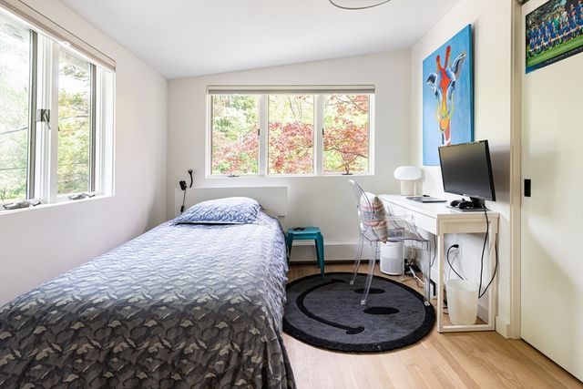 7 Diamond Rd, Lexington, MA 02420