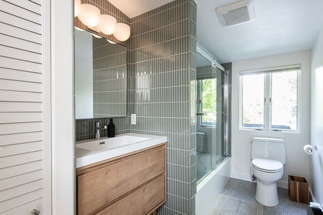 7 Diamond Rd, Lexington, MA 02420