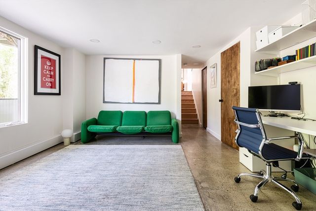 7 Diamond Rd, Lexington, MA 02420