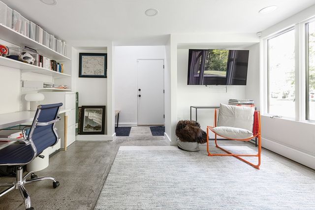 7 Diamond Rd, Lexington, MA 02420