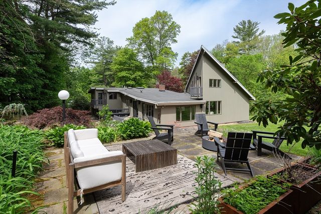 7 Diamond Rd, Lexington, MA 02420