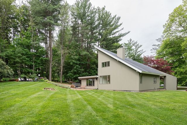 7 Diamond Rd, Lexington, MA 02420
