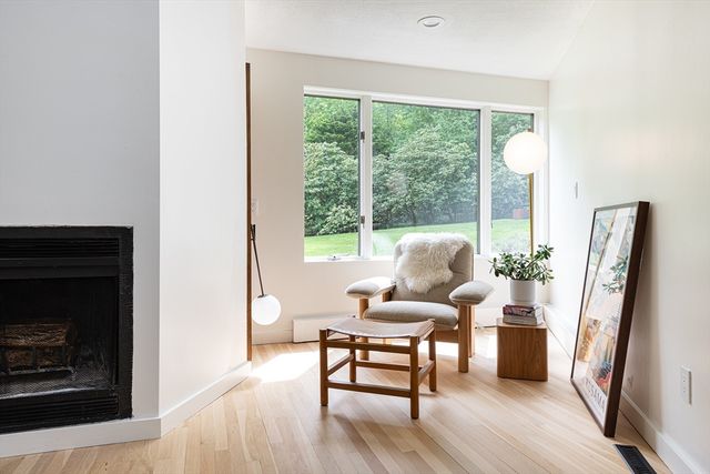 7 Diamond Rd, Lexington, MA 02420