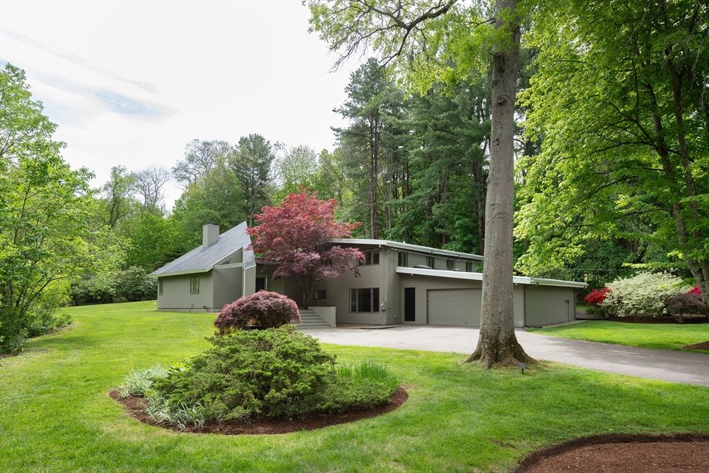 7 Diamond Rd, Lexington, MA 02420