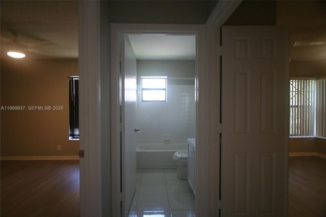 4698 NW 22nd St 4248, Coconut Creek, FL 33063