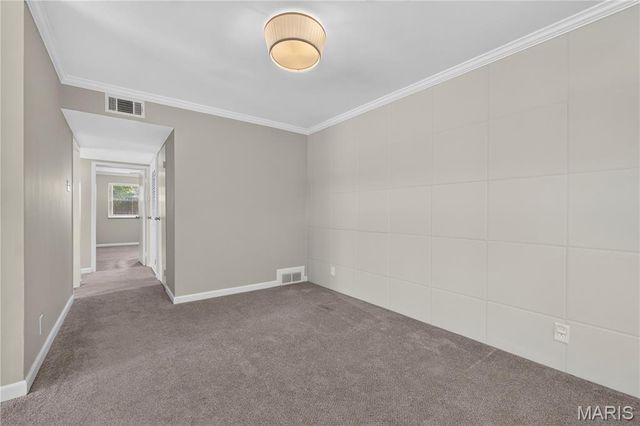 5 Delcrest Court 101, University City, MO 63124
