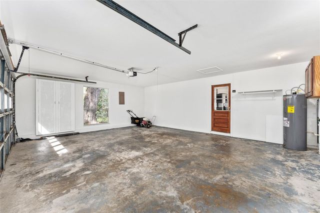 25747 SW 19TH AVENUE, Newberry, FL 32669