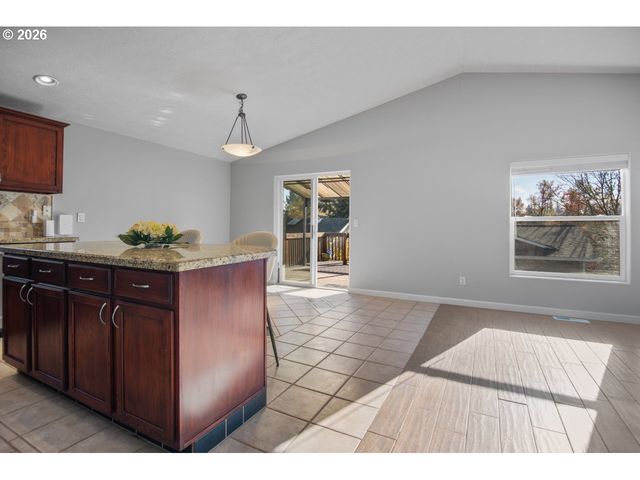 2922 Se HILLYARD Rd, Gresham, OR 97080