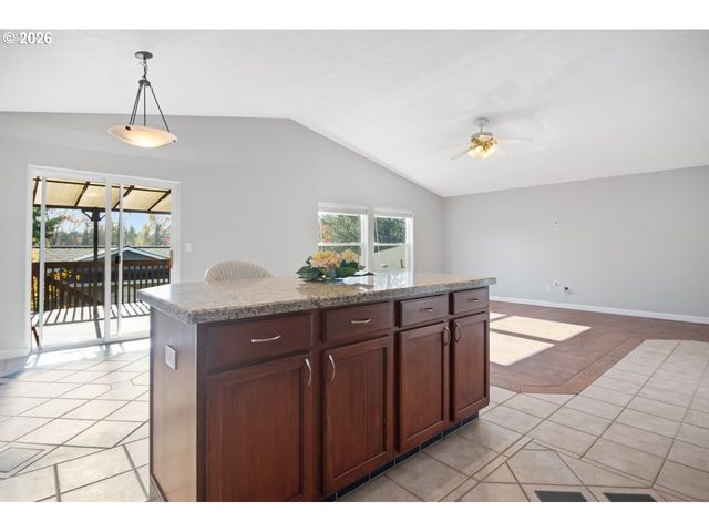 2922 Se HILLYARD Rd, Gresham, OR 97080