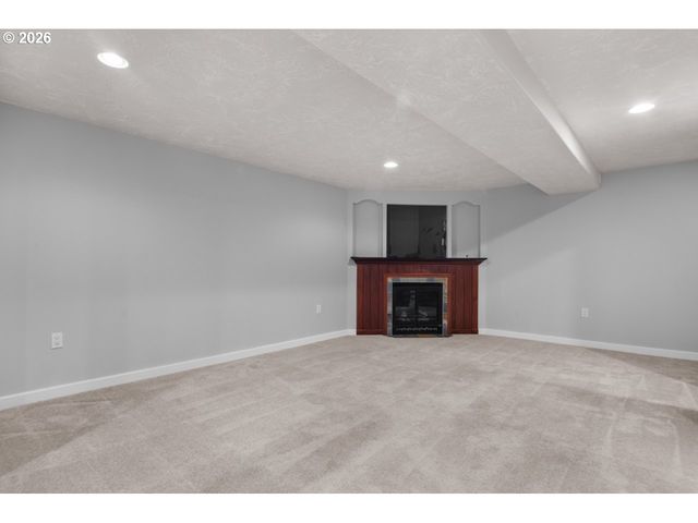 2922 Se HILLYARD Rd, Gresham, OR 97080