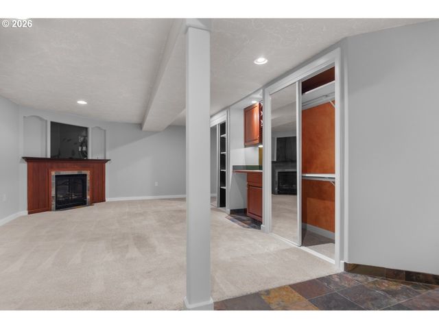 2922 Se HILLYARD Rd, Gresham, OR 97080