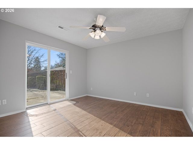 2922 Se HILLYARD Rd, Gresham, OR 97080