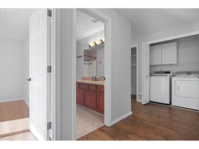 2922 Se HILLYARD Rd, Gresham, OR 97080