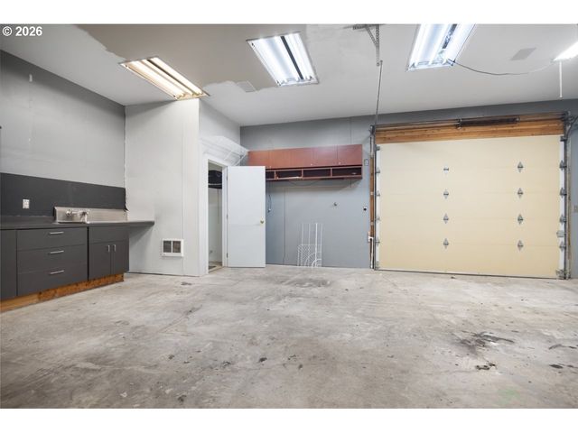 2922 Se HILLYARD Rd, Gresham, OR 97080