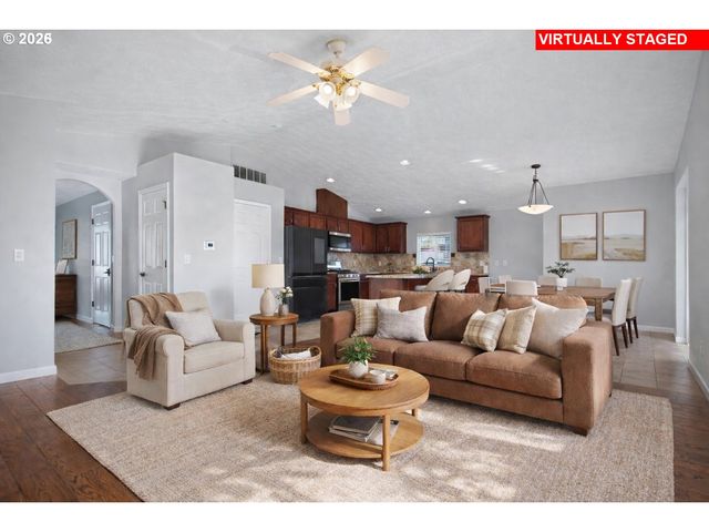 2922 Se HILLYARD Rd, Gresham, OR 97080