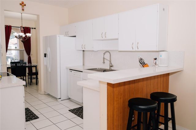 16158 SW 68th Ter, Miami, FL 33193