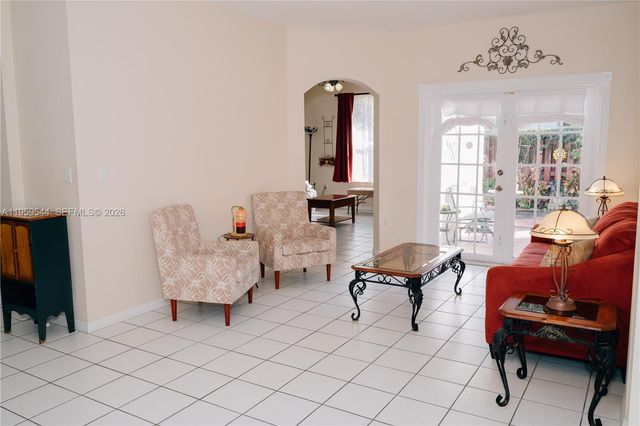 16158 SW 68th Ter, Miami, FL 33193